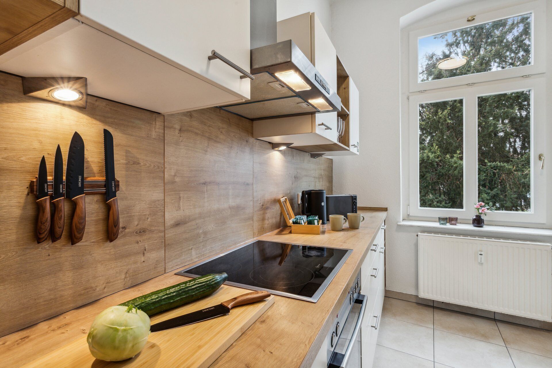 Køleskab, mikrobølgeovn, ovn, kogeplade