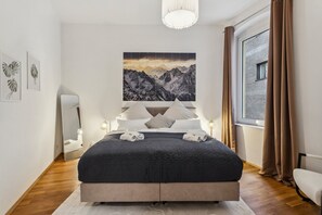 2 bedrooms, iron/ironing board, travel cot, WiFi