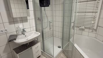 Håndklæder, Sæbe, Shampoo, Toiletpapir