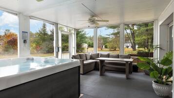 Bañera de hidromasaje interior