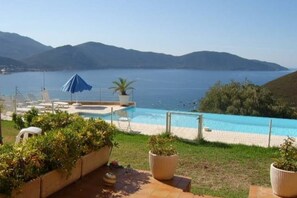Pool - T2 GOLFE DE LAVA BORD DE MER AVEC PISCINE (Appietto)