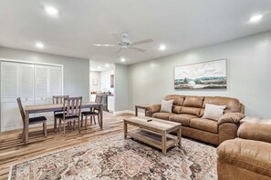 Téléviseur, bureau