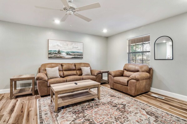 Téléviseur, bureau