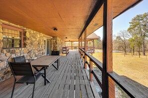 House (4 Bedrooms) | Interior - 4 Mi to Lake Access: Pet-friendly Home in Bismarck (Bismarck)