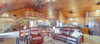4 Mi to Lake Access: Pet-friendly Home in Bismarck