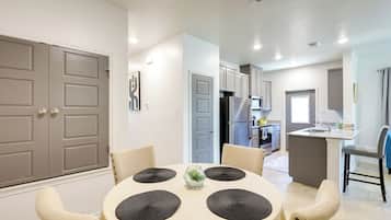 Nhà (3 Bedrooms) | Nội thất