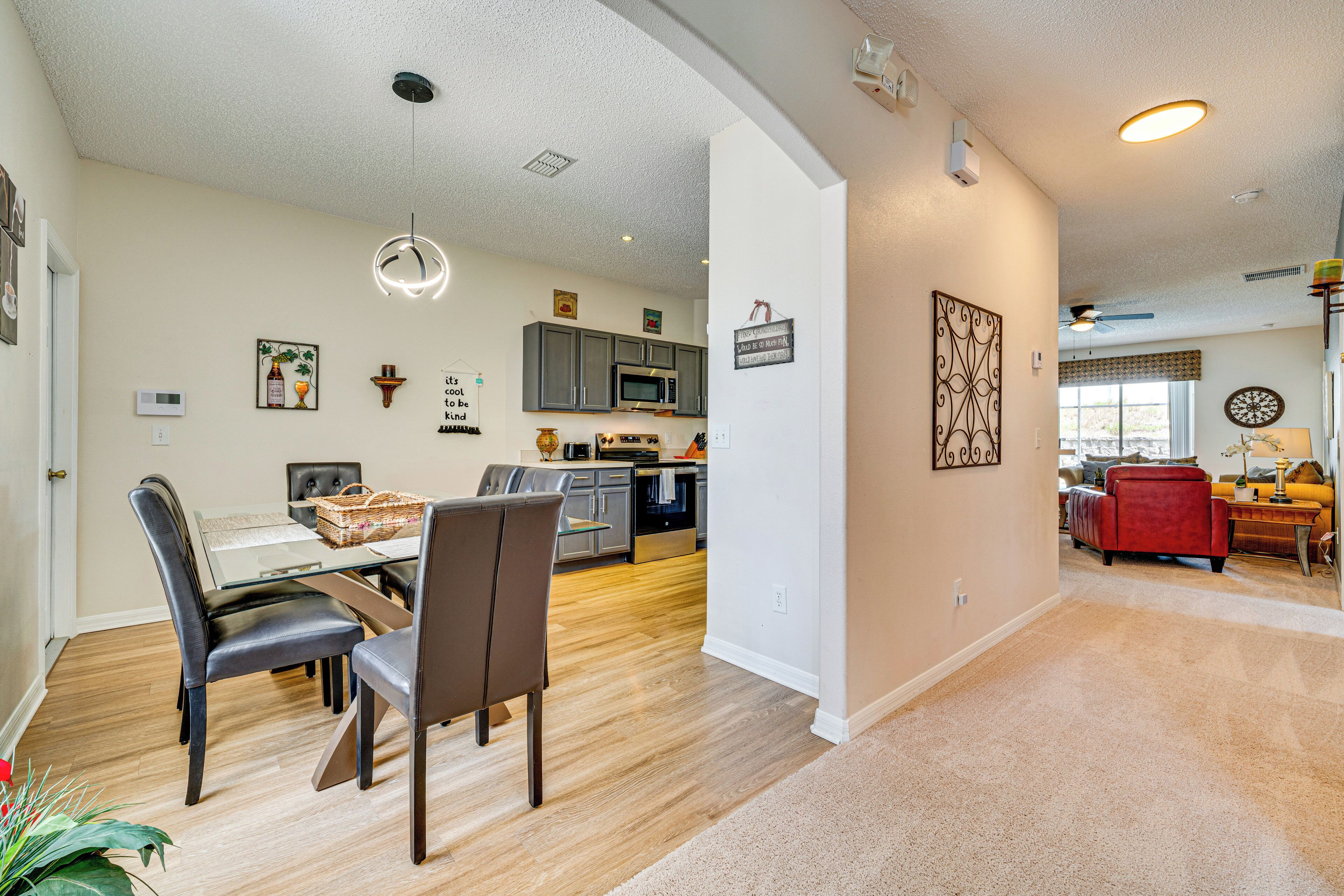 House (5 Bedrooms) | Interior