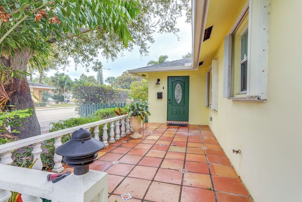 House (3 Bedrooms) | Interior - 1 Mi to Shore: Pet-friendly Lake Worth Beach Home! (Lake Worth)