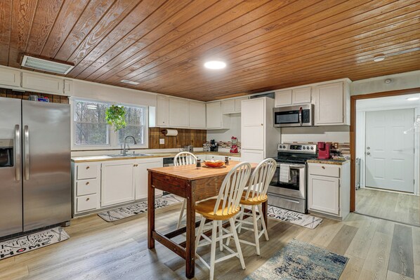 House (2 Bedrooms) | Interior