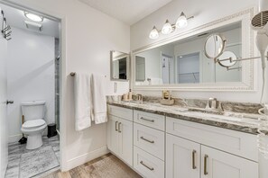 Interior - 7 Mi to Gatorland: Retreat w/ Pool & Elliptical (Kissimmee)