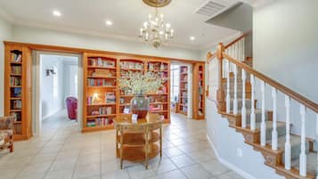 Vila (5 Bedrooms) | Parte interna