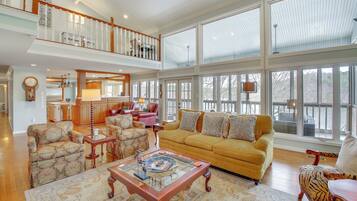 Villa (5 Bedrooms) | Front of property