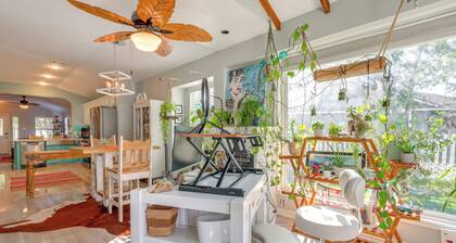 Boho-chic Retreat w/ Yard, 22 Mi to Dtwn Austin!