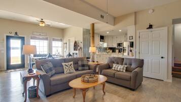 House (2 Bedrooms) | Interior