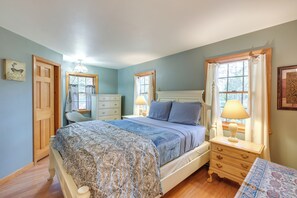 Interior - 17 Mi to Acadia: Cottage Near Downtown Ellsworth! (Ellsworth)