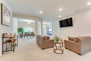 Interior - 2 Mi to Silver Springs State Park: Outdoor Escape! (Silver Springs)