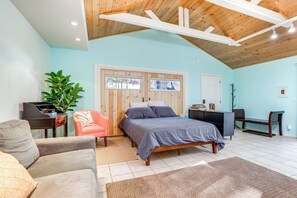 Apartment (0 Bedroom) | Interior - Drive to Major Parks: Nature Getaway in West Point (West Point)