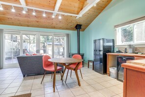 Apartment (0 Bedroom) | Interior