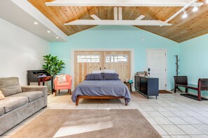 Apartment (0 Bedroom) | Interior - Drive to Major Parks: Nature Getaway in West Point (West Point)
