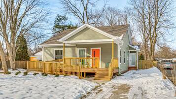 Cottage (2 Bedrooms) | Interior