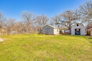 House (3 Bedrooms) | Interior - 5 Mi to Fort Worth Stockyards: Home w/ Yard! (Haltom City)