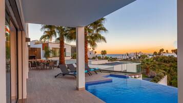 Villa | Pool | Indoor pool, outdoor pool