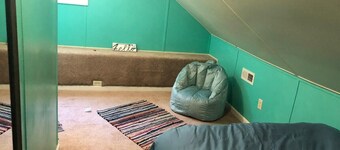 Cute 4br Modern Farmhouse Home+ Large Yard!