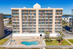 Exterior - Gulf-front 2BR/2BA with pool & views (Gulf Shores)