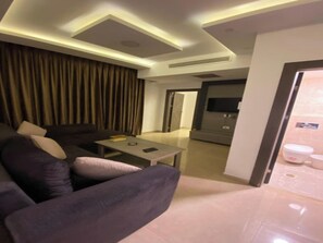 Apartment, 1 Bedroom, Smoking, Terrace | Living room