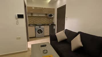 Apartment, 1 Bedroom, Smoking, Terrace | Living room