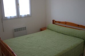 2 soverom og strykejern/-brett