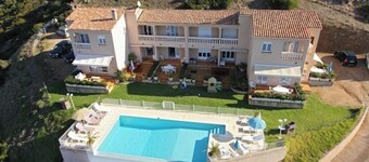 T3 N°2 GOLFE DE LAVA BORD DE MER AVEC PISCINE