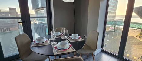 تناول الطعام