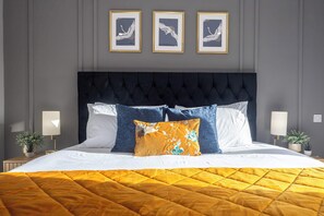 2 bedrooms, iron/ironing board, WiFi