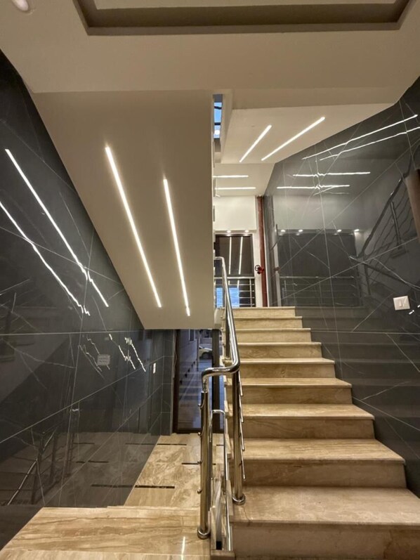 Apartment, 2 Bedrooms, Smoking, Balcony | Interior