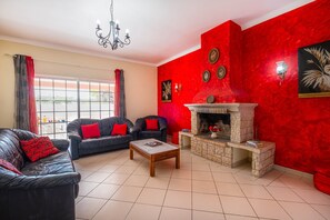 Villa | Living area - Stunning Beach Villa for 14 Guests (Albufeira)