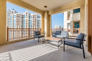 Property grounds - Pool & Sea Views 2BR with Sofa-bed, Marina Residences 1, Palm Jumeirah by Deluxe Holiday Homes (Dubai)