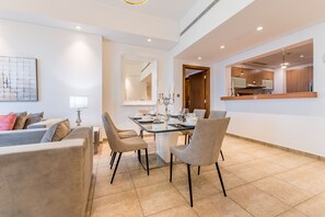 Dining - Pool & Sea Views 2BR with Sofa-bed, Marina Residences 1, Palm Jumeirah by Deluxe Holiday Homes (Dubai)