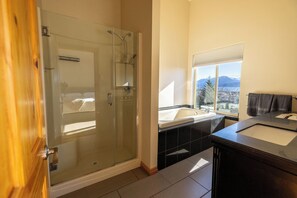 Towels - Bayview Heights Unit D (Sitka)