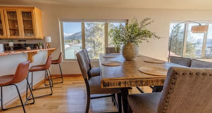 406 Etolin Way - 4 Bedroom, 2 Bathroom, Located Downtown