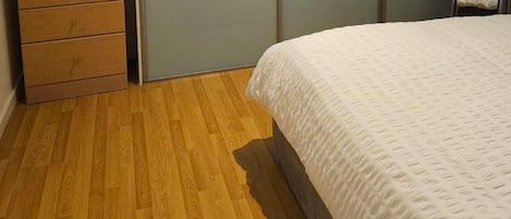 1 Schlafzimmer, Bügeleisen/Bügelbrett, kostenloses WLAN, Bettwäsche