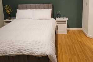 1 bedroom, iron/ironing board, free WiFi, bed sheets - Apartment - Free Parking & Near Hospital (Birmingham)