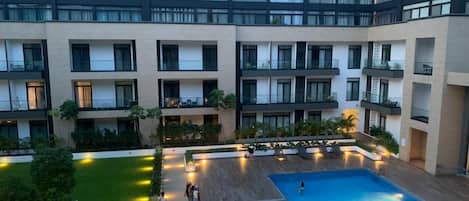 3 outdoor pools