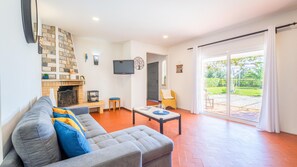 Living area - Villa in Boliqueime Near sea Beach (Loulé)