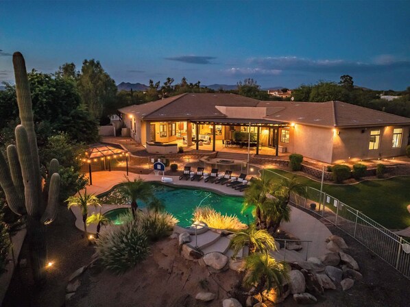 Pool - Private Movie Theater, Luxury Pool, Hot Tub (Scottsdale)