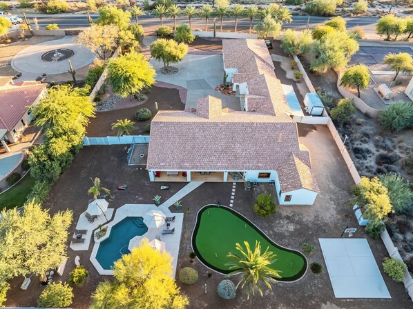 Exterior - Luxury 6BR Estate Heated Pool, Games & Resort (Cave Creek)