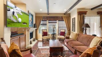 Télévision, cheminée