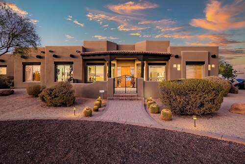 5BR | Pool, Patio, Outdoor TV & In-Pool Hoops