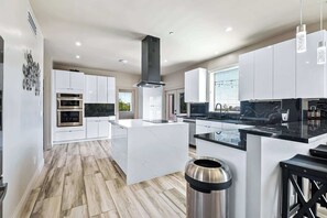 Fridge, microwave, oven, stovetop - 7 Bedroom Pickleball / Pool / Hot Tub / Orchard (Scottsdale)