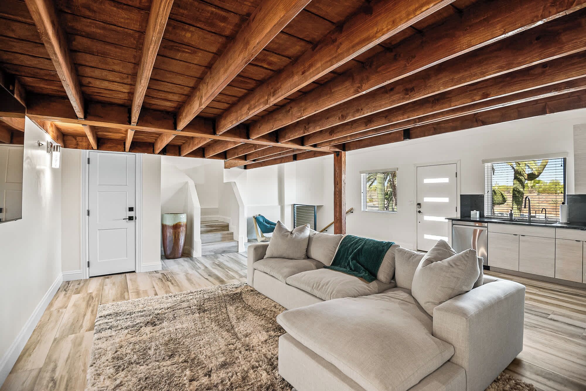 Televisión, videojuegos y oficina 